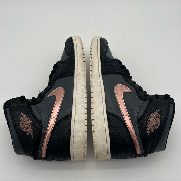 Jordan 1 Retro High ‘Bronze Medal’ Sneakers Men’s Size 12 Shoes - Picture 3 of 10